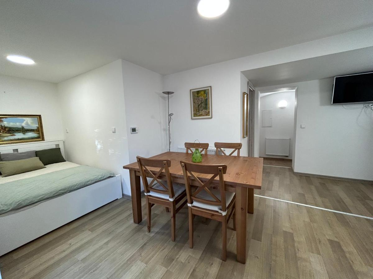Apartmán Stromoradni 17 Břeclav Exteriér fotografie