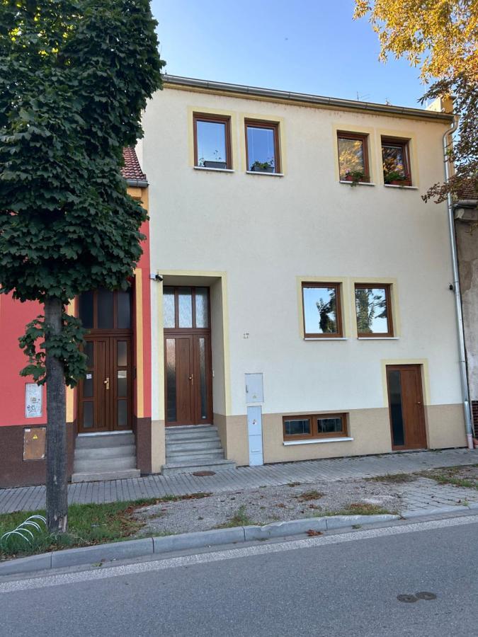 Apartmán Stromoradni 17 Břeclav Exteriér fotografie
